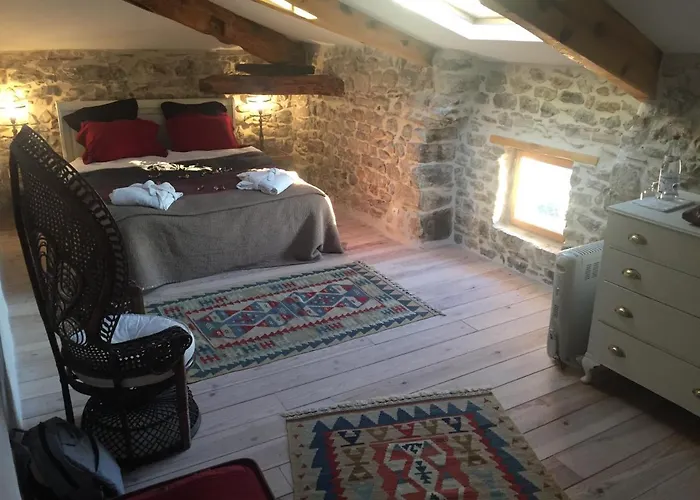 De La Bastide